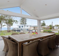 Beauty and the Beach' 88 Foreshore Drive - large home with WIFI  water views - Accommodation Brunswick Heads