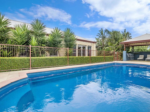 BEL MIREN - SARAH LOUISA - Accommodation Brunswick Heads 0