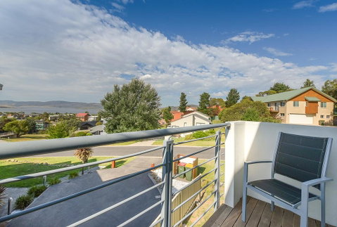 Beloka Close - Modern, Spacious, And Pet Friendly Accommodation - Accommodation Brunswick Heads 0