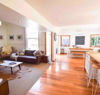 Best Location in Hobart Luxury 4 bedroom with stunning views - Accommodation Brunswick Heads