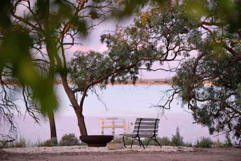 The Jetty Hut - Lake Frontage Barmera Riverland - Accommodation Brunswick Heads 0