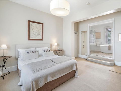 The Red Feather Inn - Accommodation Brunswick Heads 3