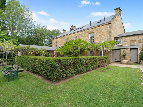 The Red Feather Inn - Accommodation Brunswick Heads 0