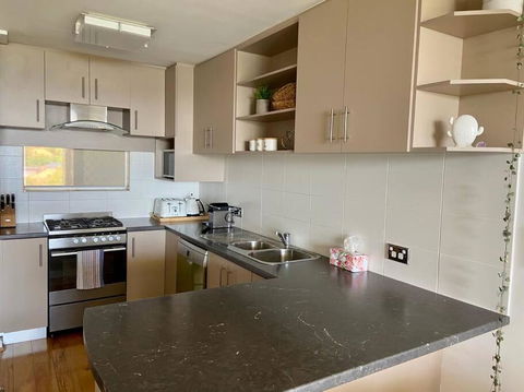 The Swan - Park & River Views Next To Perth Zoo - Accommodation Brunswick Heads 3