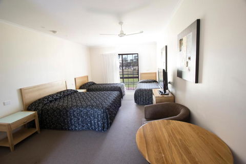 Tocumwal Golf Resort - Accommodation Brunswick Heads 3