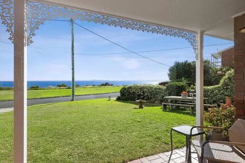 WATERFRONT - BAY VIEWS - Edgewater Springs - Accommodation Brunswick Heads 1