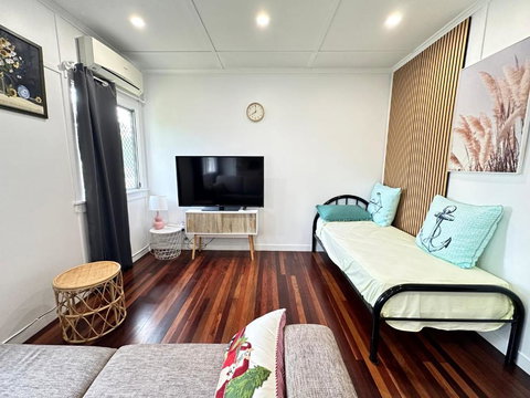 Zen Escape Guest House- Hidden Little Gem, Funky Corner, Boutique Granny Flat - Accommodation Brunswick Heads 3