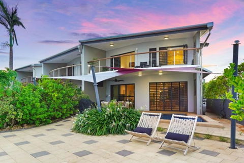 Opulent Ocean View Townhouse - Accommodation Brunswick Heads 0