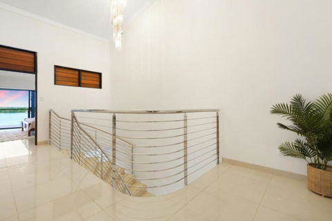 Opulent Ocean View Townhouse - Accommodation Brunswick Heads 2