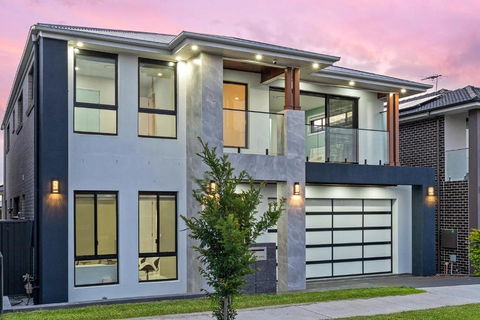 Spacious & Luxury 4Bed Room Retreat Near Station - Accommodation Brunswick Heads 1