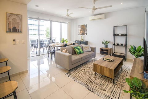 ZEN CENTRAL CBD - Affordable 3-Bdrm Apt In The Heart Of Darwin City - Accommodation Brunswick Heads 1