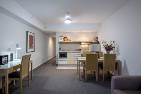 ZEN CITY & SEA Executive 1-BR Suite In Darwin CBD - Accommodation Brunswick Heads 0