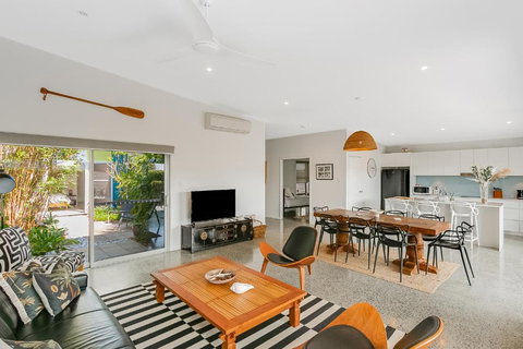 Zen Garden Beach House Casuarina By UHoliday - Accommodation Brunswick Heads 3