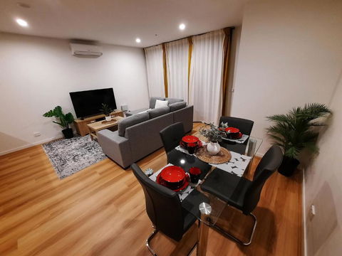 ZMITH Apartment - BROOKE, - Near AIS, GIO Stadium, UC, & Nth - Canberra Hospital - Accommodation Brunswick Heads 0