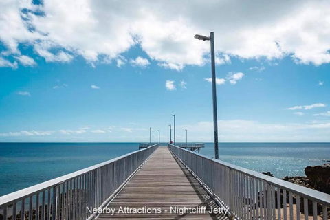 ZEN FORESHORE: 3-BR Nightcliff Foreshore-Front Apt - Accommodation Brunswick Heads 3
