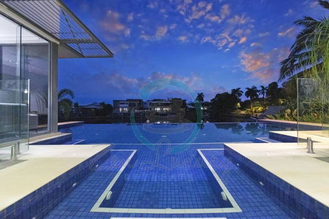 ZenLux: 4BR Bayview Mansion Infinity Pool + Cinema - Accommodation Brunswick Heads 1