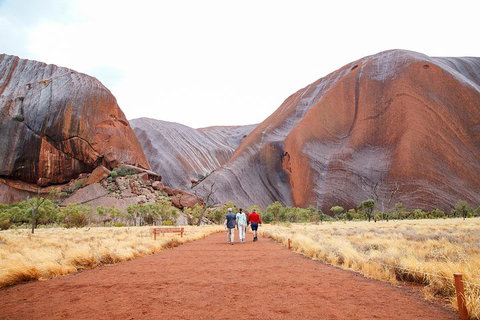 2-Day Uluru (Ayers Rock) And Kata Tjuta Trip From Alice Springs - Accommodation Brunswick Heads 1