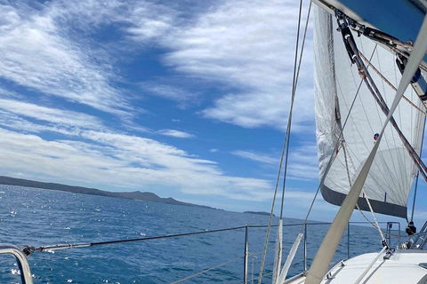 Sailing Curlew Escape On Moreton Bay - Accommodation Brunswick Heads 4