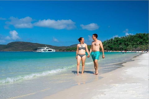Whitehaven Beach Half-Day Cruises - Accommodation Brunswick Heads 3