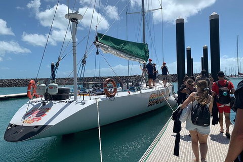 2-Night Whitsundays Sailing Cruise Incl. Whitehaven Beach & Great Barrier Reef - Accommodation Brunswick Heads 0