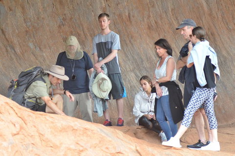 Uluru Small Group Tour Including Sunset - Accommodation Brunswick Heads 2