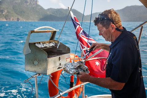 2-Night Cabin Charter Aboard Cruising Yacht Milady - Accommodation Brunswick Heads 5